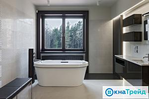 Ванная комната с окном – больше света, пространства и комфорта